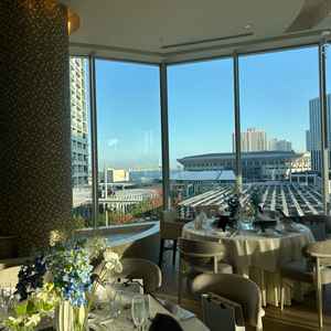 【披露宴会場】ベイブリッジが見え、景色も素敵。