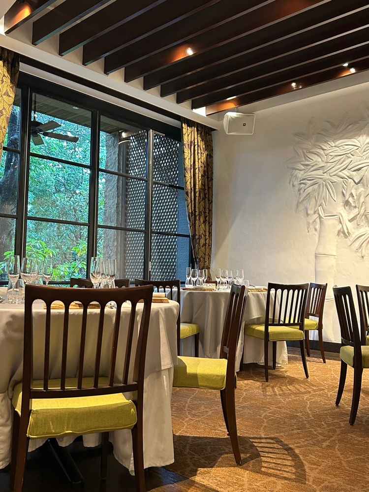 ガーデンに出れる1階の披露宴会場