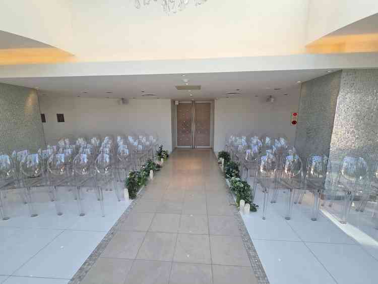 チャペルのゲスト席