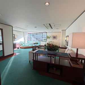 新郎新婦の控室は、シャワーもあり、ゆったりとしていました