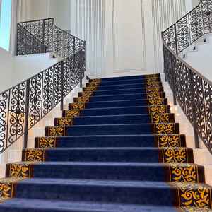 挙式後にフラワーシャワーなど、ここで行うことが多いそうです。