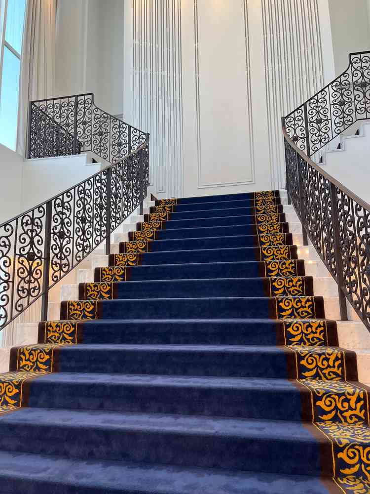 挙式後にフラワーシャワーなど、ここで行うことが多いそうです。