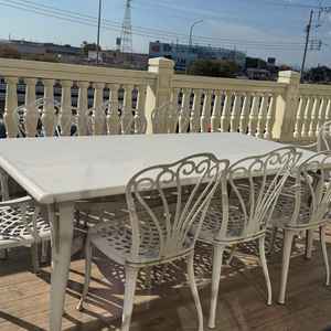 　ラウンジは1階と2階にあり、2階のラウンジからはこのようなテラスに繋がっている