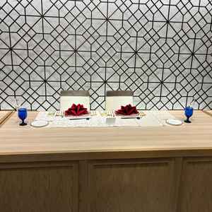 5Fの新郎新婦の席です。花の飾りとかがないのでシンプルに見えます