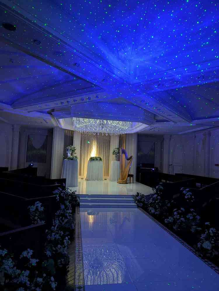 チャペルの演出がよく、雰囲気を盛り上げるのに効果的だと感じました。