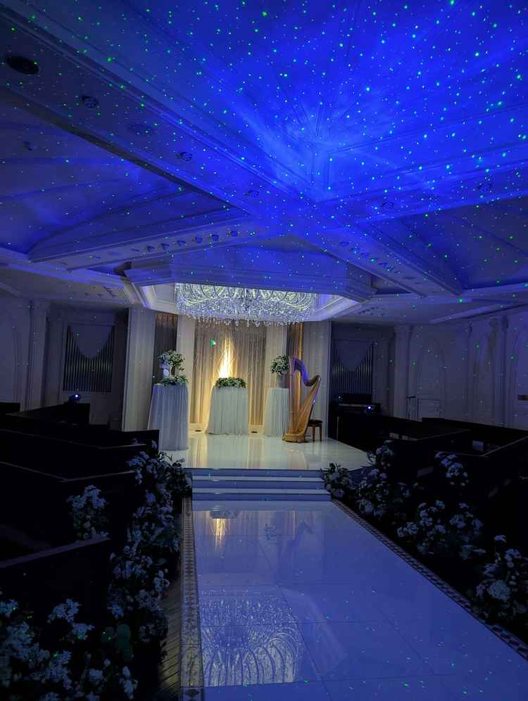 チャペルの演出がよく、雰囲気を盛り上げるのに効果的だと感じました。