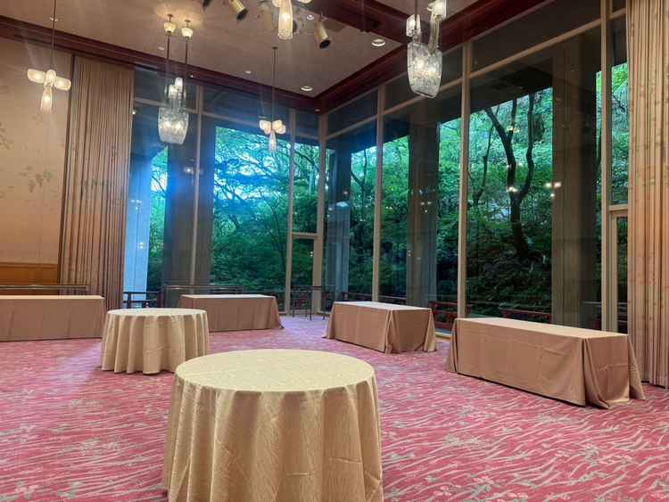 古風な披露宴会場も素敵で迷いました。