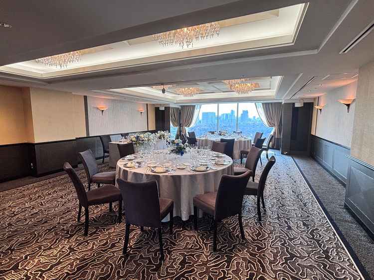 披露宴会場の１つである、LAPISです。Max30名程度とのこと。