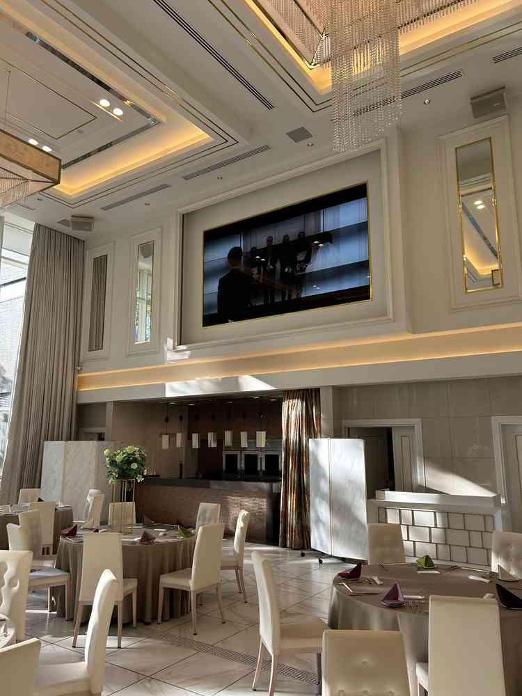 巨大スクリーン