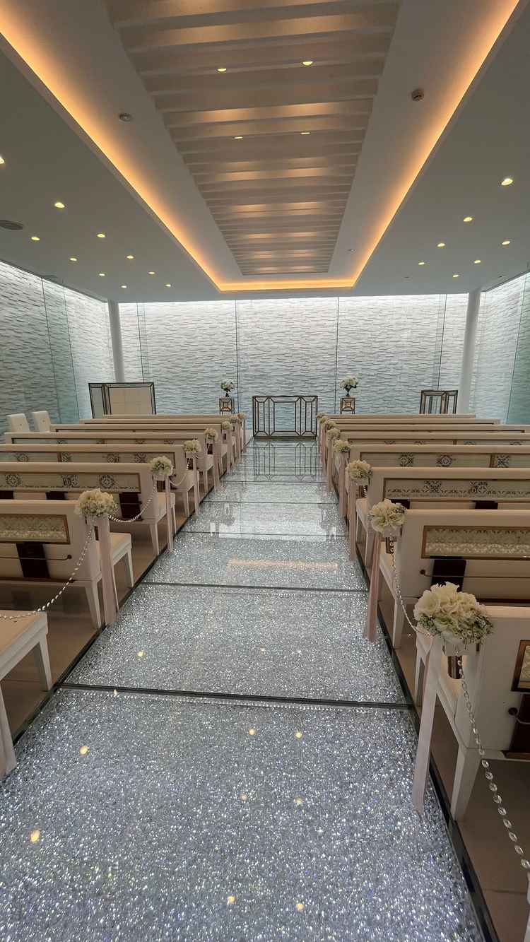 写真で見ていたより、はるかに素敵でこちらのチャペルの方がいい！となりました！