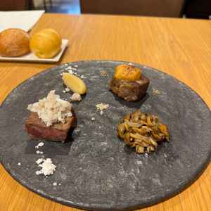 オレンジと味噌のお肉が意外な組み合わせでしたがとても美味しかったです