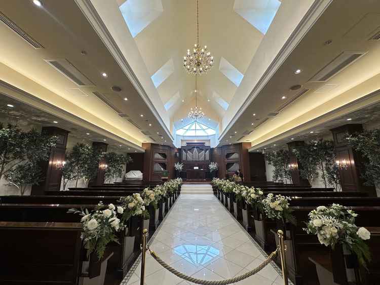 チャペルの写真になります。披露宴会場とは違いかっこいい雰囲気がありました。