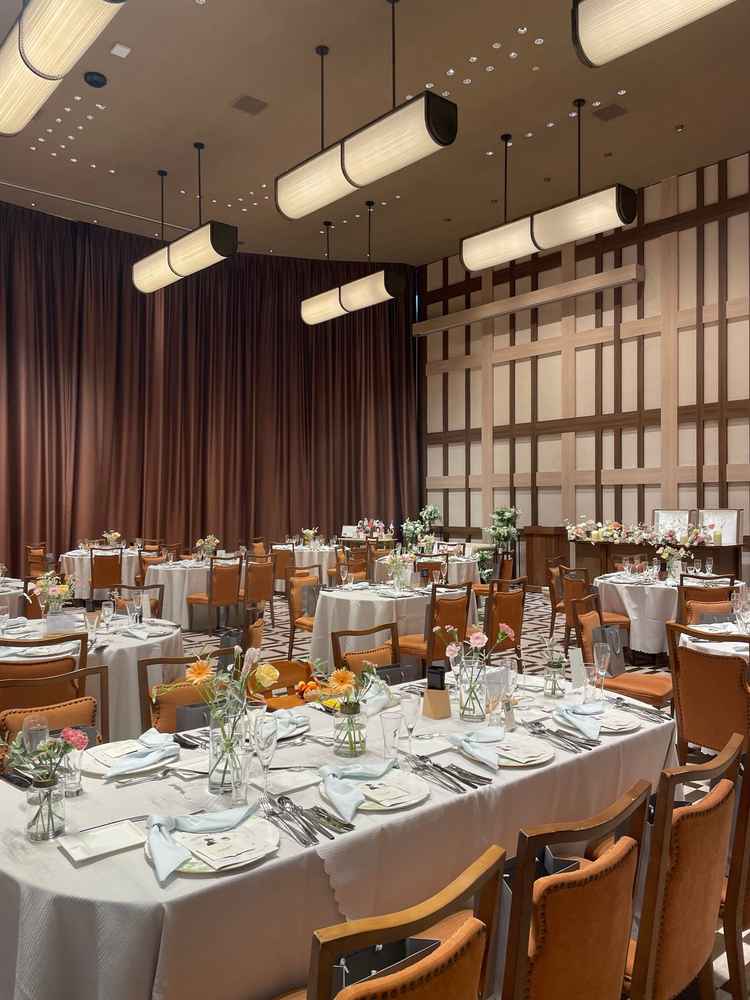 暖かみのある披露宴会場