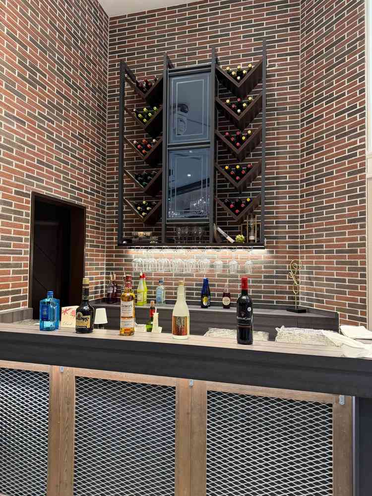 バーカウンターのようなところが披露宴会場にあり、お酒の持ち込みもできるそうです。