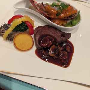 綺麗な盛り付けの料理
