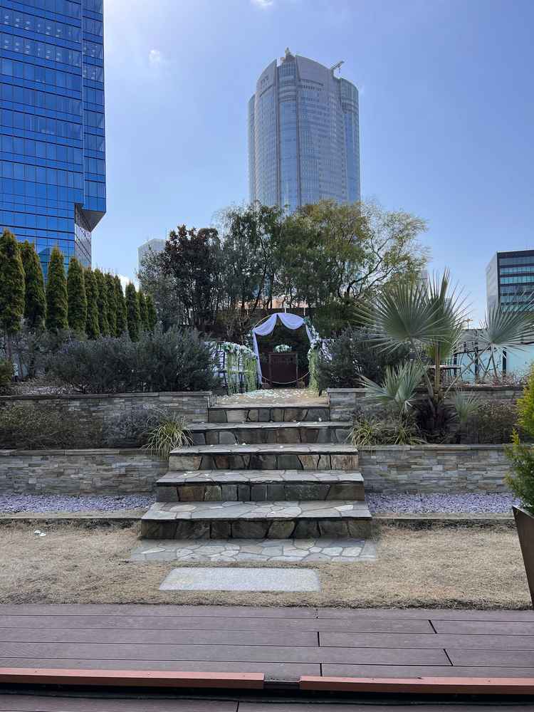 屋外挙式会場(上までは見せてもらえなかった)