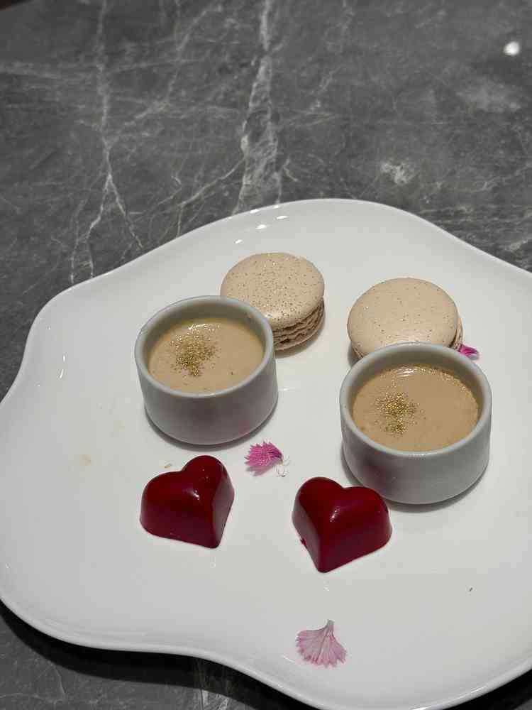 デザートの試食。食べやすく美味しいと感じた。同じものが1つよりも3種類あるのも良いと思う。