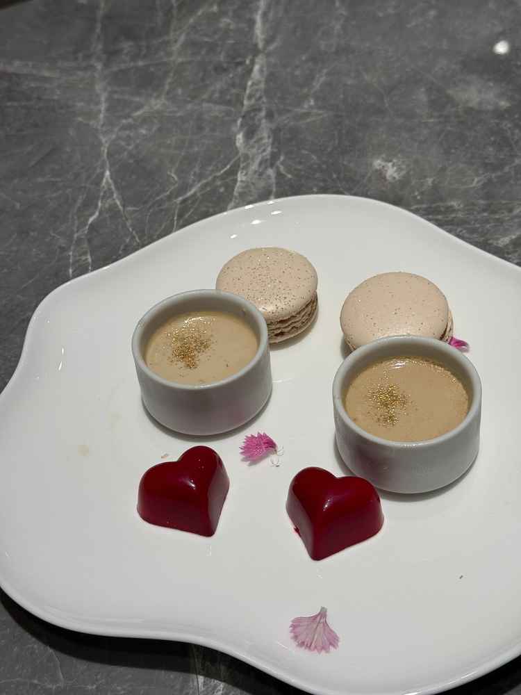 デザートの試食。食べやすく美味しいと感じた。同じものが1つよりも3種類あるのも良いと思う。