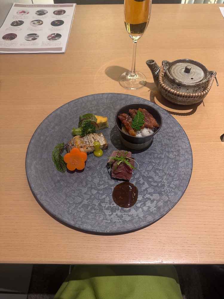 料理はお箸でいただけて良かったです。