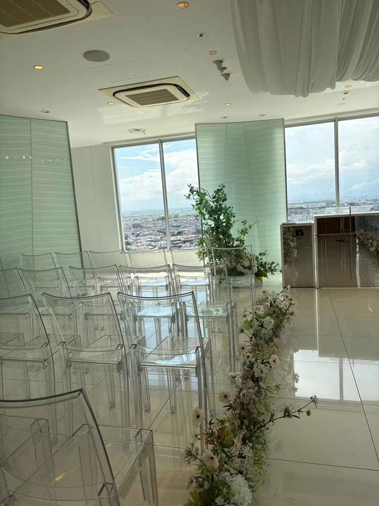 挙式会場。ドアを開けた時のインパクトがあった。