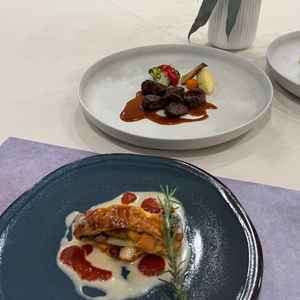 試食は2プレートいただきました。お肉料理とお魚料理です。大変おいしかったです。