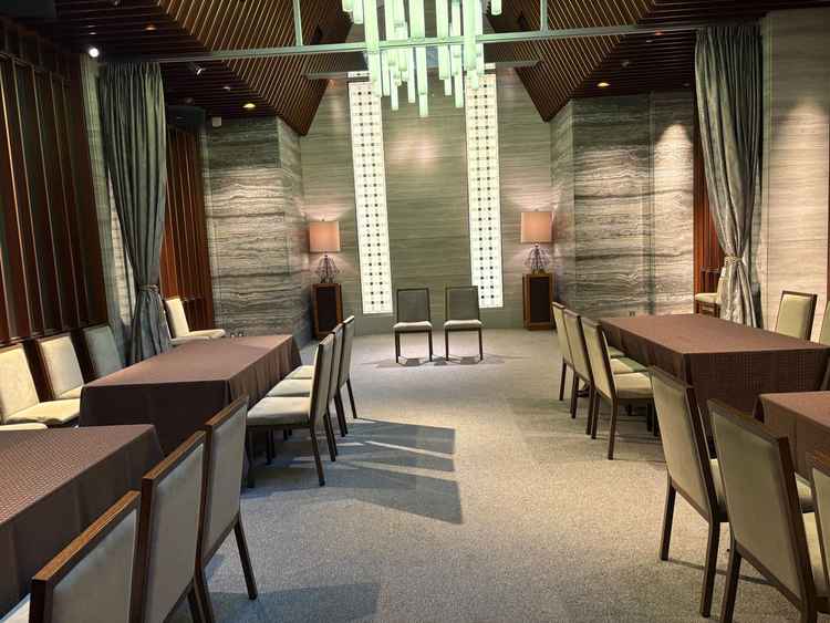 親族控室がとても広く、快適に過ごせそうな印象。