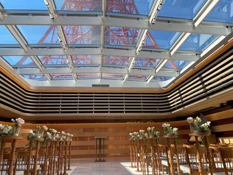 チャペルからは東京タワーが大きく見えて大迫力。