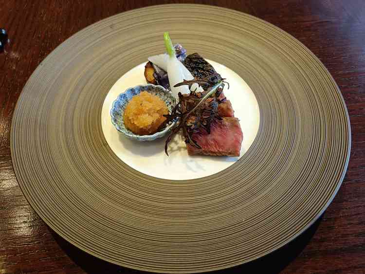 メインのお肉料理