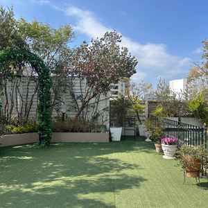 屋上テラス。20人ほどの挙式であれば可能