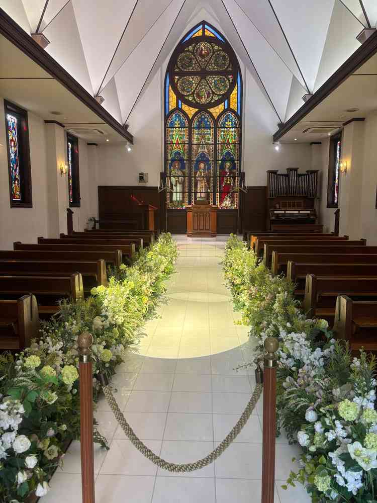 フランス式のチャペルでオルガンとフルートの演奏があるそうです!!