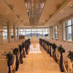 チャペル。天気が悪くても明るい。