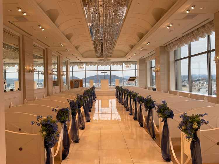 チャペル。天気が悪くても明るい。