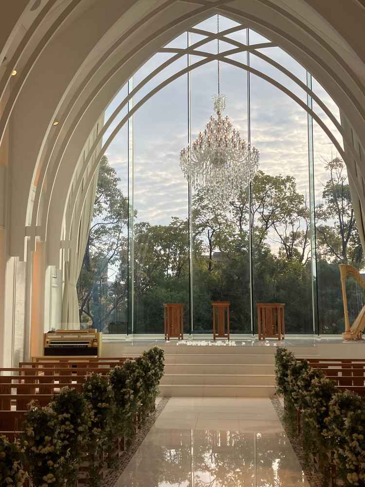 ヴァージンロードからのチャペル