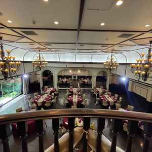 披露宴会場、上から登場の景色