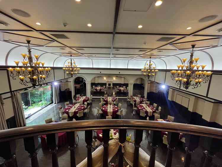 披露宴会場、上から登場の景色