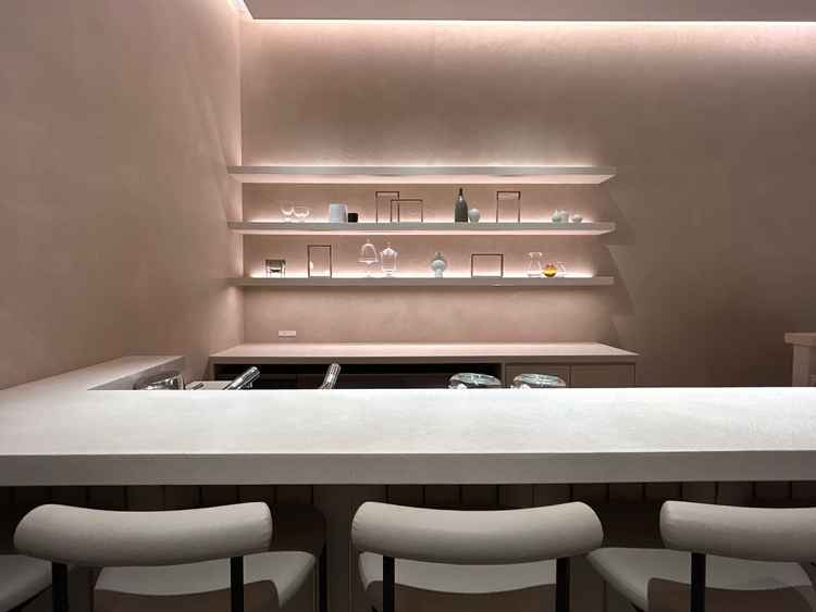 ロビーにはカウンタースペースもあり、ウェルカムドリンク提供時に活用できそう