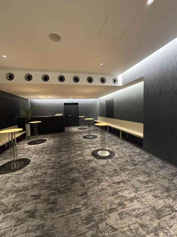 チャペルの前室です。こちらも和な雰囲気です。ここで披露宴のクイズや、誓いのスタンプなど行うそうです。