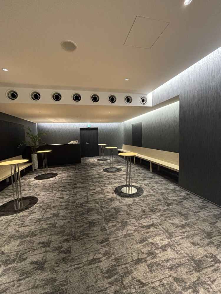 チャペルの前室です。こちらも和な雰囲気です。ここで披露宴のクイズや、誓いのスタンプなど行うそうです。