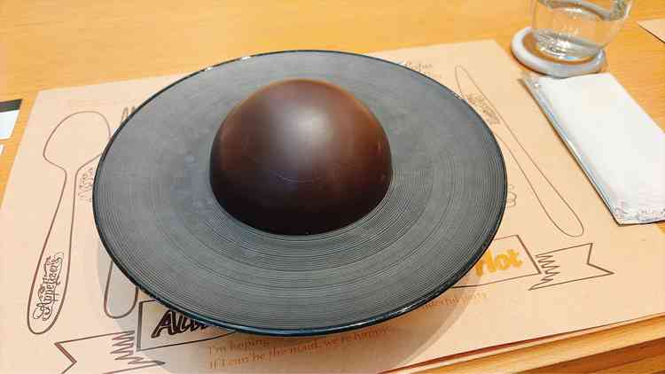 コース料理のデザートの写真です。