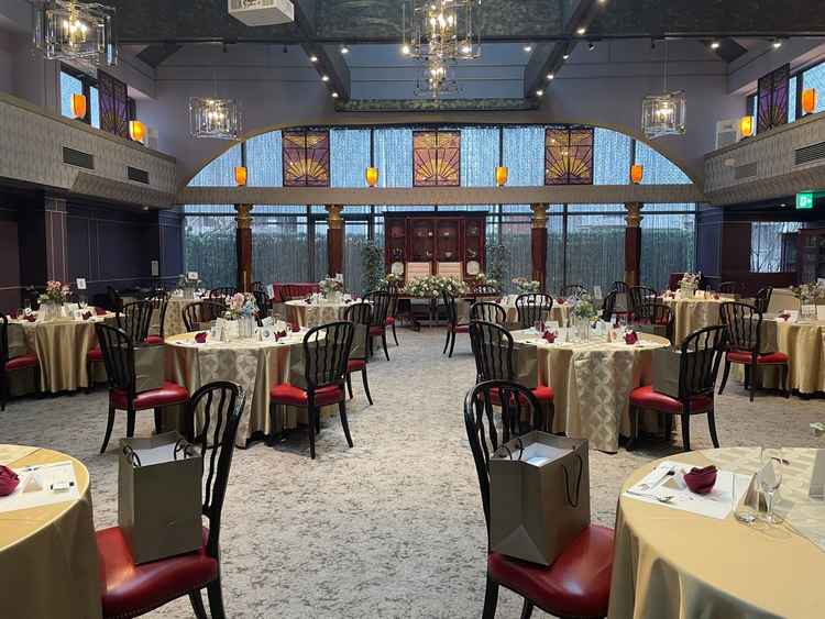 一棟貸切の式場。シックな雰囲気が良い。