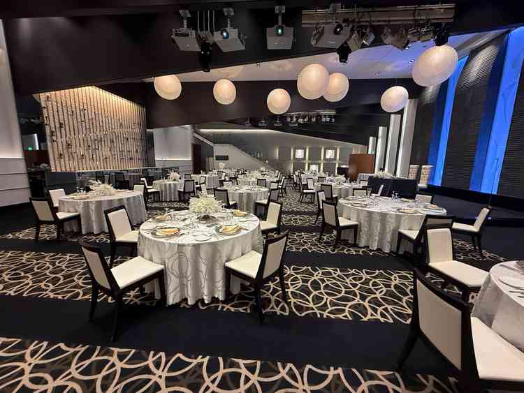 披露宴会場THE WING 翌日の披露宴準備済み