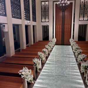 チャペルです。バージンロードがキラキラしていて素敵でした。