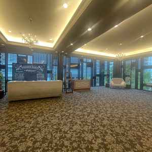 参列者が待つ待合席。