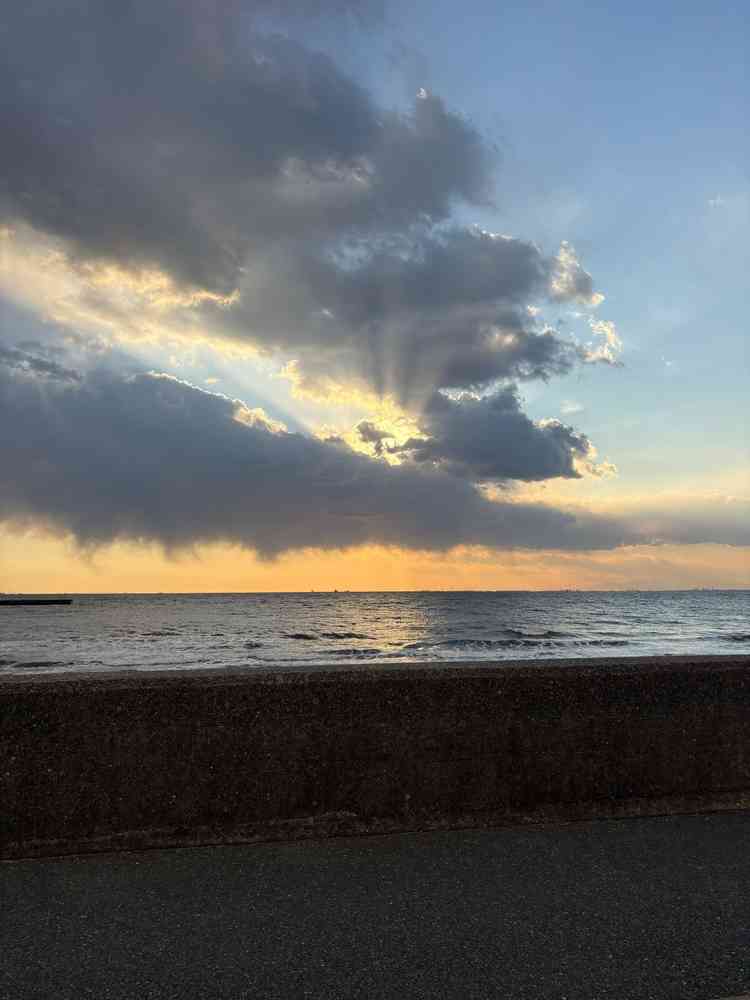 夕日の見える海