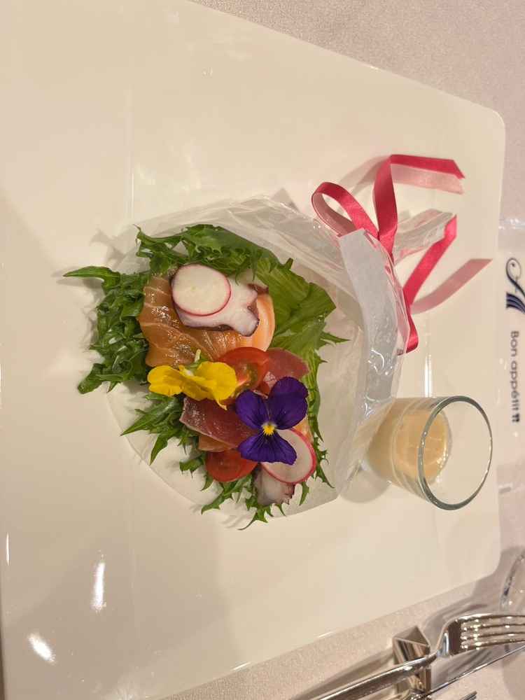 前菜、ブーケ風にして感謝を伝える。