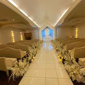 真っ白なチャペル