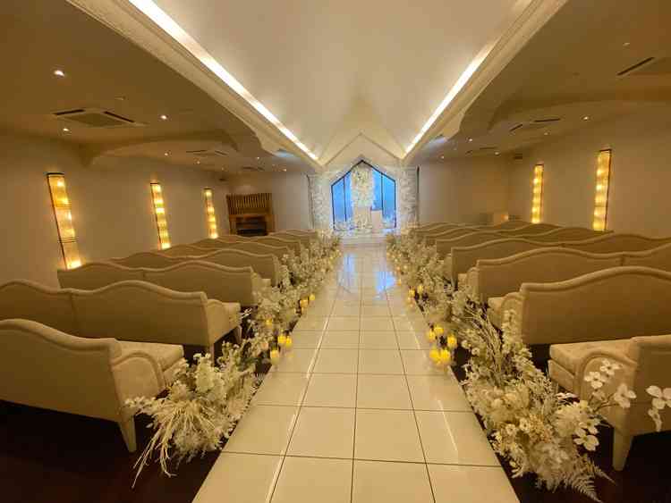 真っ白なチャペル