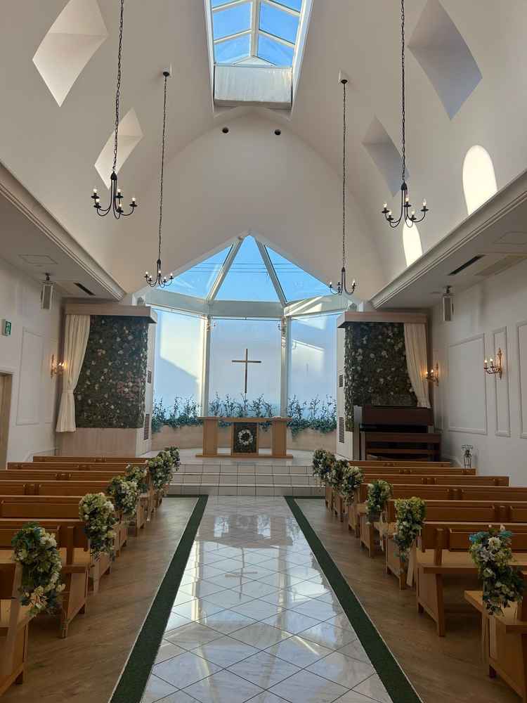 チャペル。自然光が入り、写真映えしそうだと思った。