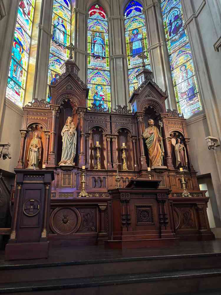 チャペルは綺麗で圧巻でした。