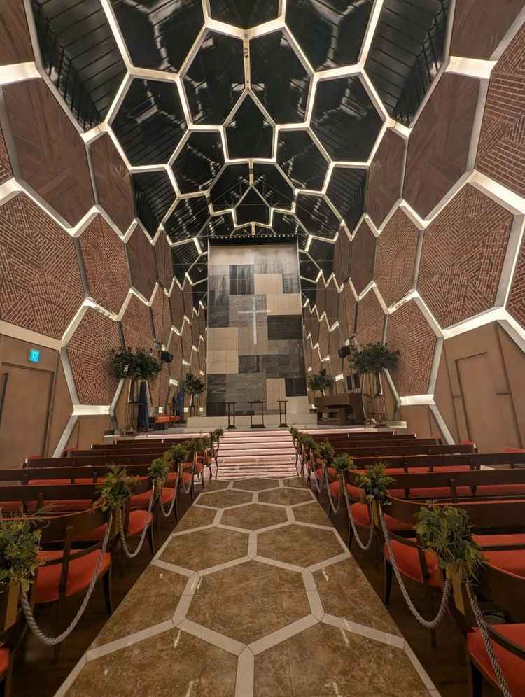 赤レンガ倉庫をイメージしたチャペル